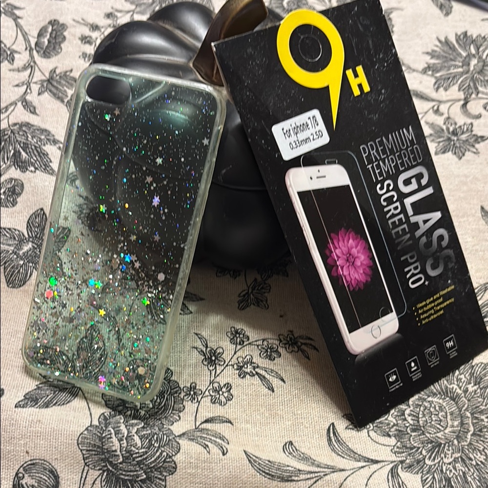 iPhone 7 Case and Tempered Glads Screen Cover